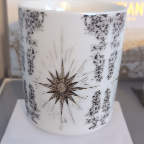 Dior Elegant White and Gold Candle Pair - Picture 2 of 5